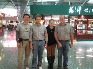 玻利維亞客戶(hù)的再次光臨鄭州企鵝(圖2) 玻利維亞客戶(hù)的再次光臨鄭州企鵝(圖2)