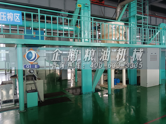 企鵝牌茶籽油雙螺桿榨油機(jī)，用心制造獲得客戶認(rèn)可(圖3)