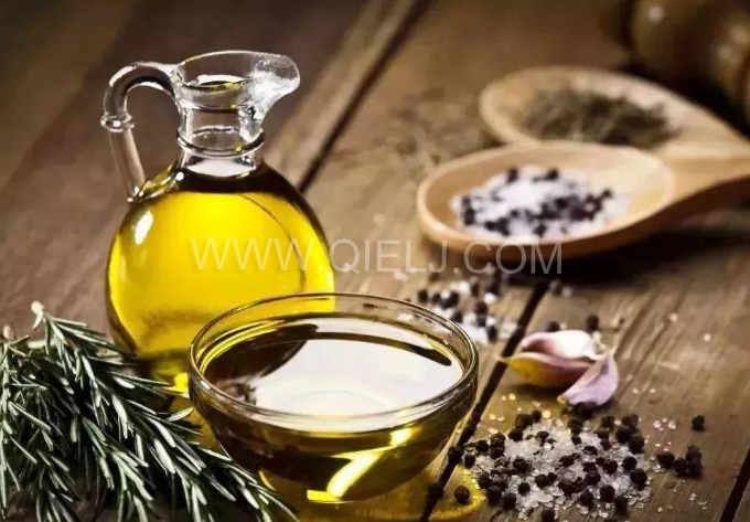 怎樣健康的選擇食用油？企鵝糧油機(jī)械為您簡(jiǎn)單講述(圖1)